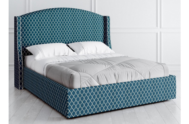 Кровать с молдингом Vary bed